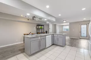 5726 N Kenmore Ave, Chicago, IL 60660 - Photo 5