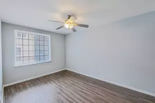 249 W Whispering Oaks Ln, Round Lake, IL 60073 - Photo 15