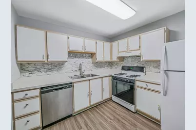 249 W Whispering Oaks Lane, Round Lake, IL 60073 - Photo 13