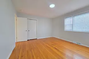 29 E Lake Shore Dr, Round Lake Park, IL 60073 - Photo 17