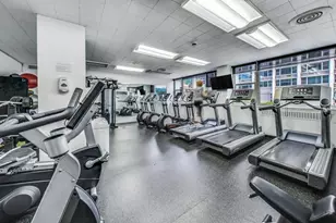 4250 N Marine Dr, Chicago, IL 60613 - Photo 13