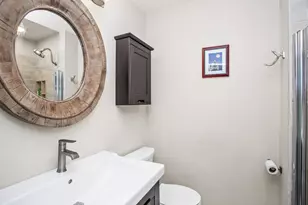 4250 N Marine Dr, Chicago, IL 60613 - Photo 11