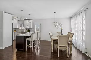 7704 Knotty Pine Ct, Woodridge, IL 60517 - Photo 5