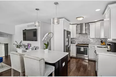 7704 Knotty Pine Court, Woodridge, IL 60517 - Photo 7