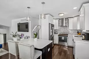 7704 Knotty Pine Ct, Woodridge, IL 60517 - Photo 7