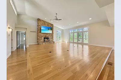 1669 Barberry Circle, Freeport, IL 61032 - Photo 9