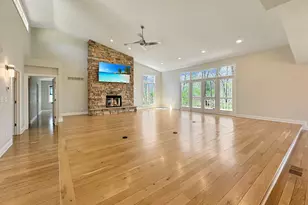 1669 Barberry Cir, Freeport, IL 61032 - Photo 9