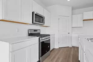 991 Sapphire Ln, Montgomery, IL 60538 - Photo 7