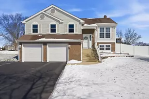 396 Nantucket Ct, Bartlett, IL 60103 - Photo 1