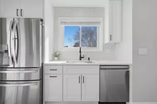 396 Nantucket Ct, Bartlett, IL 60103 - Photo 9