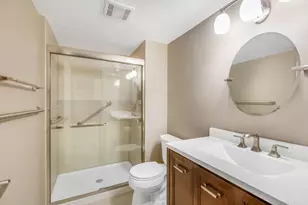 [Address not provided], Des Plaines, IL 60016 - Photo 13