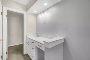 [Address not provided], Des Plaines, IL 60016 - Photo 9