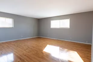 71 Cambridge Ln, Glendale Heights, IL 60139 - Photo 5