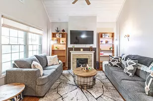 727 Colby Ct, Gurnee, IL 60031 - Photo 5