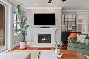 2820 N Sheffield Ave, Chicago, IL 60657 - Photo 5