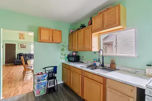 796 Parkway Ave, Elgin, IL 60120 - Photo 9