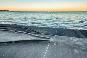 655 W Irving Park Rd, Chicago, IL 60613 - Photo 23