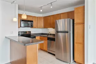 655 W Irving Park Rd, Chicago, IL 60613 - Photo 9