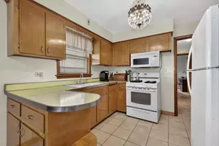 4506 N Oak Park Ave, Harwood Heights, IL 60706 - Photo 7