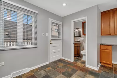 [Address not provided], La Grange, IL 60525 - Photo 7