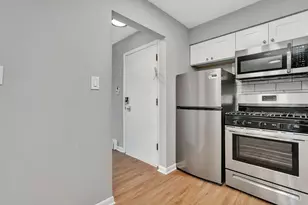 909 Plainfield Rd, Darien, IL 60561 - Photo 3