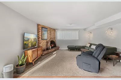 9330 Murray Court, Morton Grove, IL 60053 - Photo 11