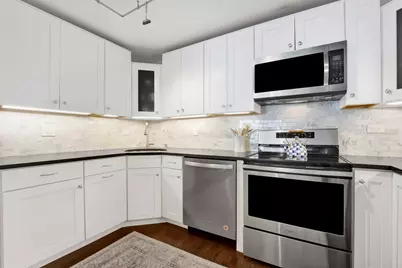 3150 N Sheridan Road #14A, Chicago, IL 60657 - Photo 5