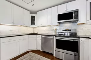 3150 N Sheridan Rd, Chicago, IL 60657 - Photo 5