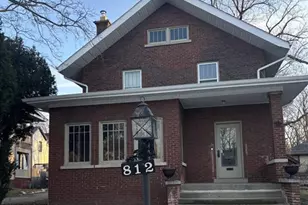 812 Garfield Ave, Rockford, IL 61103 - Photo 1