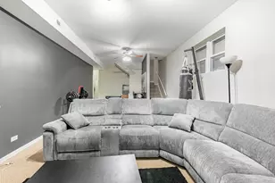 4439 S Calumet Ave, Chicago, IL 60653 - Photo 17