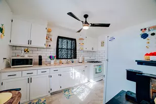 122 W Harrison Ave, Cissna Park, IL 60924 - Photo 13