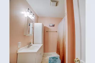 122 W Harrison Avenue, Cissna Park, IL 60924 - Photo 23