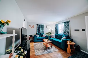 122 W Harrison Ave, Cissna Park, IL 60924 - Photo 9