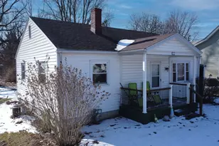 122 W Harrison Ave, Cissna Park, IL 60924 - Photo 3