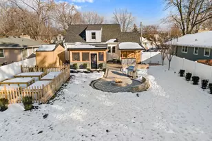 1025 Queen Anne St, Woodstock, IL 60098 - Photo 23