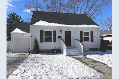 1025 Queen Anne Street, Woodstock, IL 60098 - Photo 1