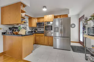 132 E Gladys Ave, Elmhurst, IL 60126 - Photo 7