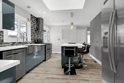 2417 Sand Lake Road, Lindenhurst, IL 60046 - Photo 7