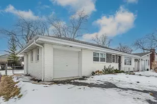 2417 Sand Lake Rd, Lindenhurst, IL 60046 - Photo 1