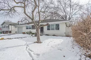 2417 Sand Lake Rd, Lindenhurst, IL 60046 - Photo 31