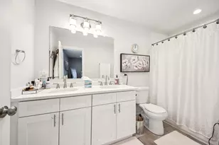 2900 W Glenlake Ave, Chicago, IL 60659 - Photo 15