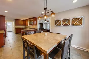 1605 Burning Trail, Wheaton, IL 60189 - Photo 7