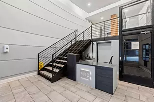 520 W Huron St, Chicago, IL 60654 - Photo 3