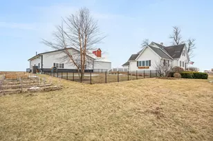24284 Schafer Rd, Clare, IL 60111 - Photo 7