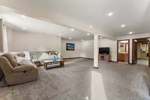 2651 Woodbine Dr, Valparaiso, IN 46383 - Photo 29