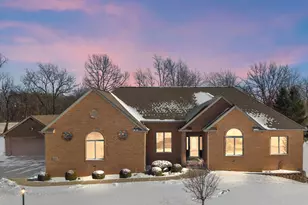 2651 Woodbine Dr, Valparaiso, IN 46383 - Photo 3