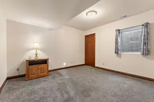 2651 Woodbine Dr, Valparaiso, IN 46383 - Photo 35