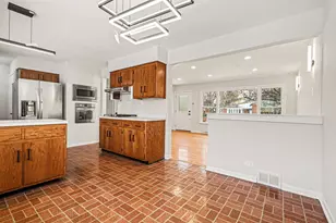 16914 Parkside Ave, South Holland, IL 60473 - Photo 5