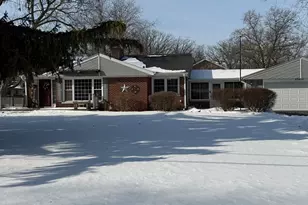 37610 N Holdridge Ave, Waukegan, IL 60087 - Photo 1