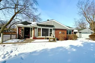 37610 N Holdridge Ave, Beach Park, IL 60087 - Photo 5
